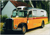 Oldtimerbus "Saurer" aus dem Jahr 1954 mit Panoramadach und Rechtslenkung mit Düsenbelüftung, Radio- und Mikrofonanlage. 32 Sitzplätze.